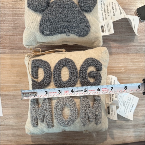 NWT- set of dog mom pillows - Picture 5 of 6